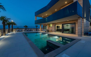 Cozy Home In Privlaka With Heated Swimming Pool
